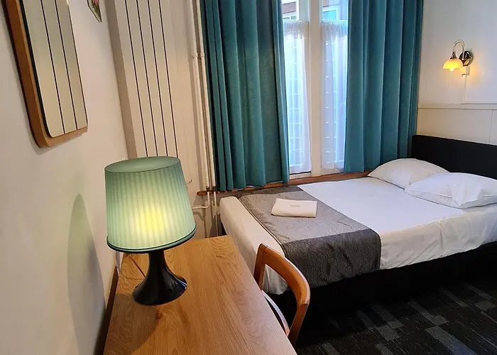 Euphemia Budget Old Canal Zone * Amsterdam