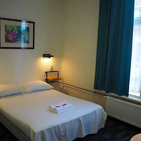Euphemia Budget Old Canal Zone Hostel