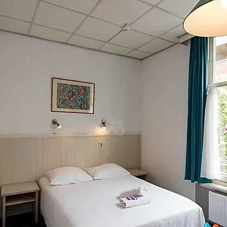Euphemia Budget Old Canal Zone Hostel *