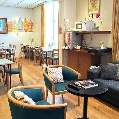 Euphemia Budget Old Canal Zone Albergue *