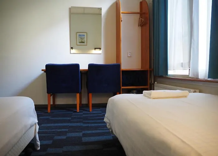 Euphemia Budget Old Canal Zone Hostal *