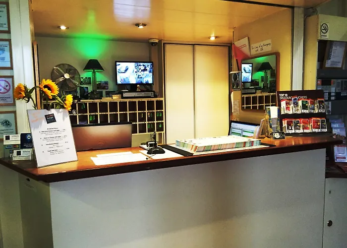 Euphemia Budget Old Canal Zone Hostal *